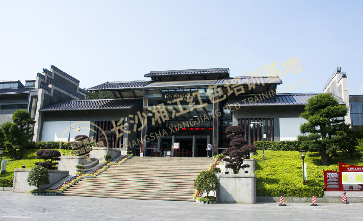 毛泽东为啥17岁才上小学 第一次看到中国地图
